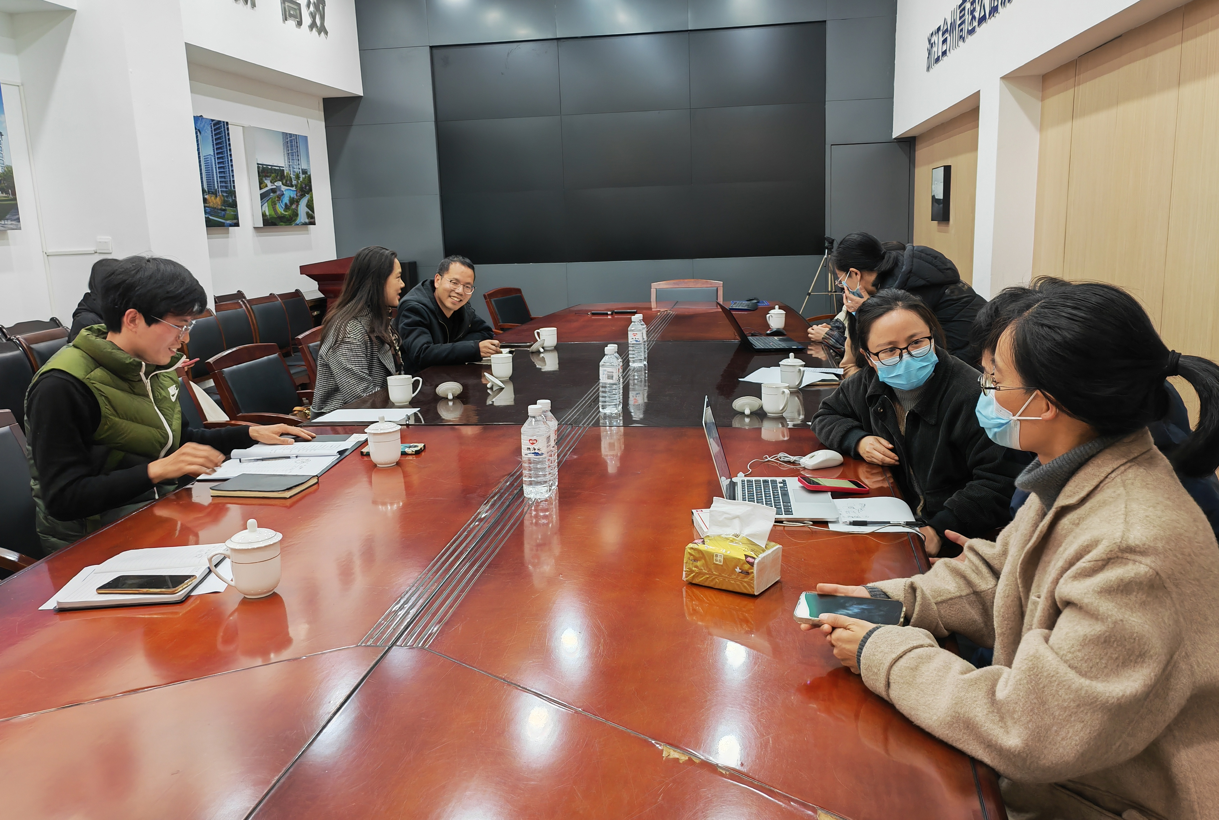 杭州中匯總部審計(jì)年報(bào)負(fù)責(zé)人到訪集團(tuán)開展現(xiàn)場溝通會(huì)-1.jpg